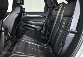 Подержанный автомобиль Jeep Grand Cherokee 2013 года (12 фото)