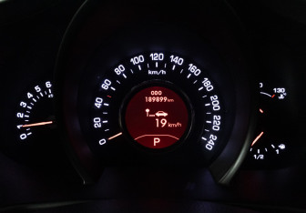 Подержанный автомобиль Kia Sportage 2012 года (12 фото)