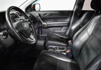 Подержанный автомобиль Honda CR-V 2012 года (10 фото)