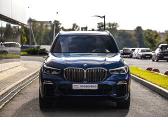 Подержанный автомобиль BMW X5 2019 года (4 фото)