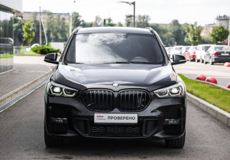 Подержанный автомобиль BMW X1 2019 года (4 фото)