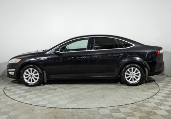 Подержанный автомобиль Ford Mondeo Sedan 2013 года (8 фото)