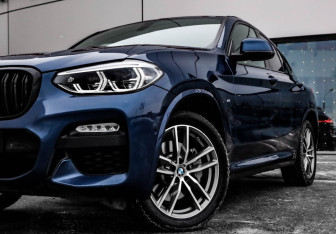 Подержанный автомобиль BMW X4 2018 года (3 фото)