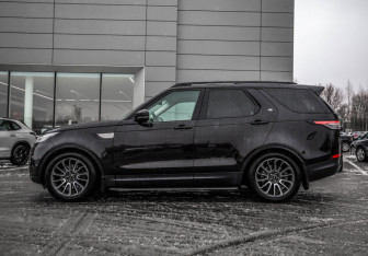 Подержанный автомобиль Land Rover Discovery 2017 года (9 фото)