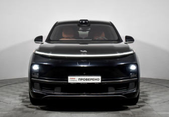 Подержанный автомобиль LiXiang L9 2023 года (2 фото)