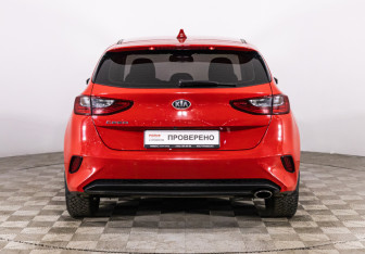 Подержанный автомобиль Kia Ceed Hatchback 2019 года (14 фото)