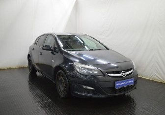 Подержанный автомобиль Opel Astra Hatchback 2013 года (3 фото)