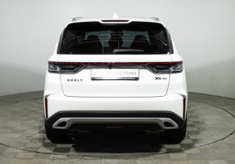 Подержанный автомобиль LIVAN X6PRO 2023 года (6 фото)