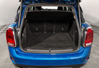 Подержанный автомобиль MINI Countryman 2017 года (19 фото)