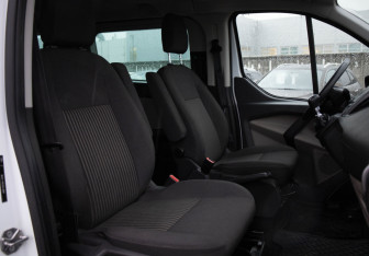 Подержанный автомобиль Ford Tourneo Custom 2014 года (13 фото)