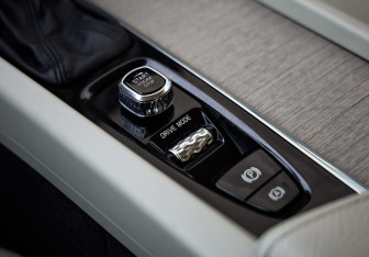 Подержанный автомобиль Volvo XC60 2021 года (20 фото)