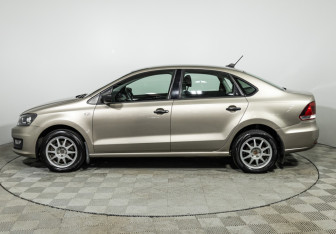 Подержанный автомобиль Volkswagen Polo Sedan 2017 года (8 фото)