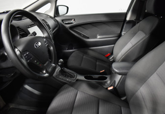 Подержанный автомобиль Kia Cerato Sedan 2014 года (10 фото)