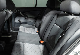 Подержанный автомобиль Skoda Octavia Liftback 2010 года (10 фото)