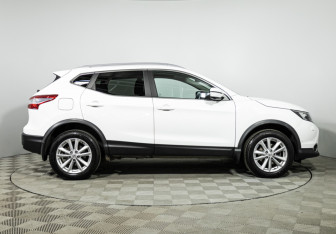 Подержанный автомобиль Nissan Qashqai 2017 года (4 фото)
