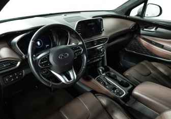 Подержанный автомобиль Hyundai Santa Fe 2019 года (11 фото)