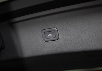 Подержанный автомобиль Hongqi HS5 2024 года (33 фото)