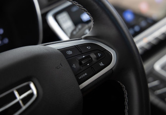 Подержанный автомобиль Geely Atlas Pro 2024 года (19 фото)