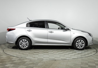 Подержанный автомобиль Kia Rio Sedan 2017 года (4 фото)
