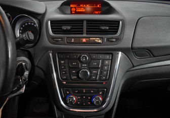 Подержанный автомобиль Opel Mokka 2012 года (16 фото)