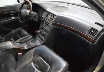 Подержанный автомобиль Volvo S80 2000 года (12 фото)