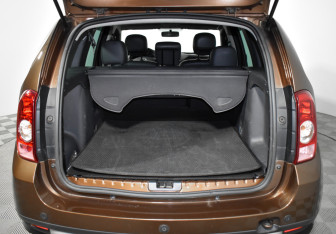 Подержанный автомобиль Renault Duster 2012 года (16 фото)