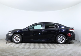 Подержанный автомобиль Toyota Camry Sedan 2019 года (9 фото)