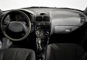 Подержанный автомобиль Hyundai Accent Sedan 2007 года (13 фото)