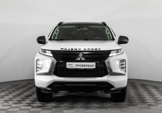 Подержанный автомобиль Mitsubishi Pajero Sport 2020 года (3 фото)