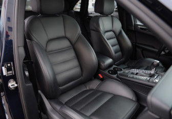 Подержанный автомобиль Porsche Macan 2019 года (29 фото)