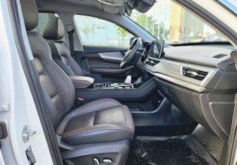 Подержанный автомобиль Chery Tiggo 8 Pro 2023 года (13 фото)