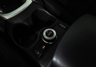 Подержанный автомобиль Nissan X-Trail 2017 года (19 фото)