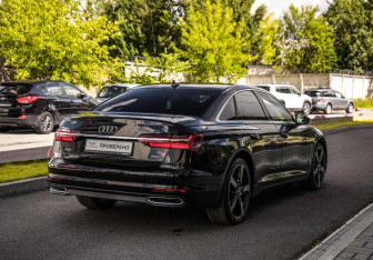 Подержанный автомобиль Audi A6 Sedan 2019 года (6 фото)