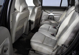 Подержанный автомобиль Volvo XC90 2003 года (11 фото)