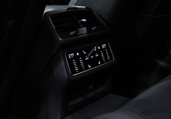 Подержанный автомобиль Audi A6 Sedan 2020 года (16 фото)