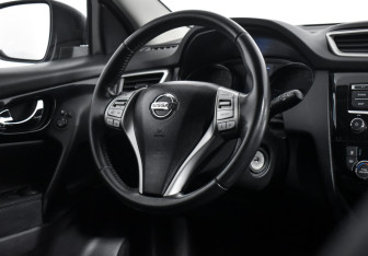 Подержанный автомобиль Nissan Qashqai 2016 года (14 фото)