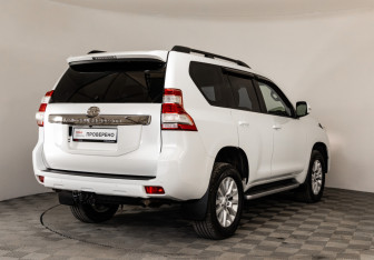 Подержанный автомобиль Toyota Land Cruiser Prado 2016 года (5 фото)