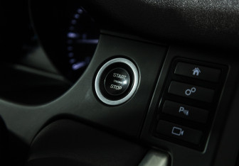 Подержанный автомобиль Land Rover Discovery Sport 2015 года (15 фото)