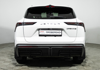 Подержанный автомобиль Jetour Dashing 2023 года (6 фото)
