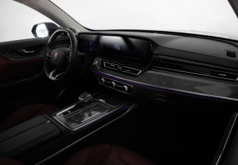 Подержанный автомобиль Hongqi HS5 2023 года (17 фото)