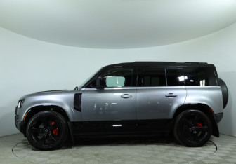 Подержанный автомобиль Land Rover Defender Suv 2023 года (9 фото)