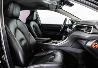 Подержанный автомобиль Toyota Camry Sedan 2019 года (25 фото)