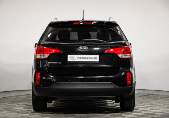 Подержанный автомобиль Kia Sorento 2014 года (6 фото)