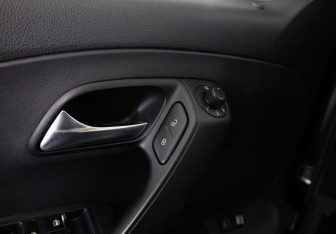 Подержанный автомобиль Volkswagen Polo Sedan 2013 года (13 фото)