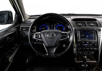 Подержанный автомобиль Toyota Camry Sedan 2015 года (12 фото)