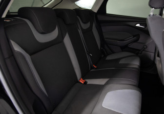 Подержанный автомобиль Ford Focus Hatchback 2012 года (12 фото)