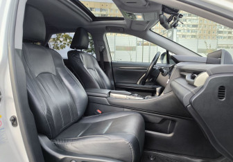Подержанный автомобиль Lexus RX 2019 года (10 фото)