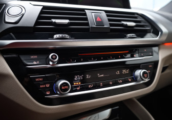 Подержанный автомобиль BMW X4 2019 года (18 фото)