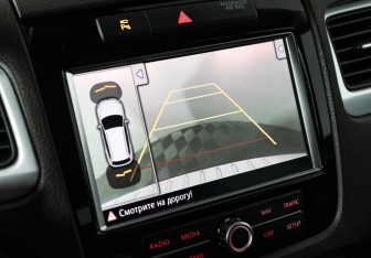 Подержанный автомобиль Volkswagen Touareg 2014 года (17 фото)