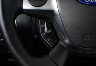 Подержанный автомобиль Ford Focus Hatchback 2011 года (13 фото)